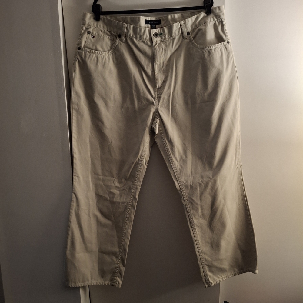 Tommy Hilfiger Men's Khaki Chinos
